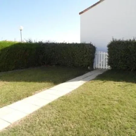 Hébergement de vacances Maisonnette Avec Piscine, Animaux Acceptés à La Faute-sur-mer - Fr-1-194-329 *