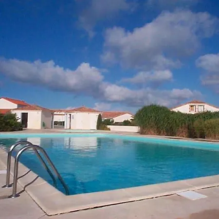 Maisonnette Avec Piscine, Animaux Acceptés à La Faute-sur-mer - Fr-1-194-329 Hébergement de vacances La Faute-sur-Mer