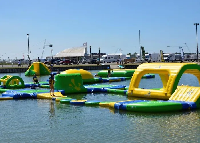 Maisonnette Avec Piscine, Animaux Acceptés à La Faute-sur-mer - Fr-1-194-329 Hébergement de vacances